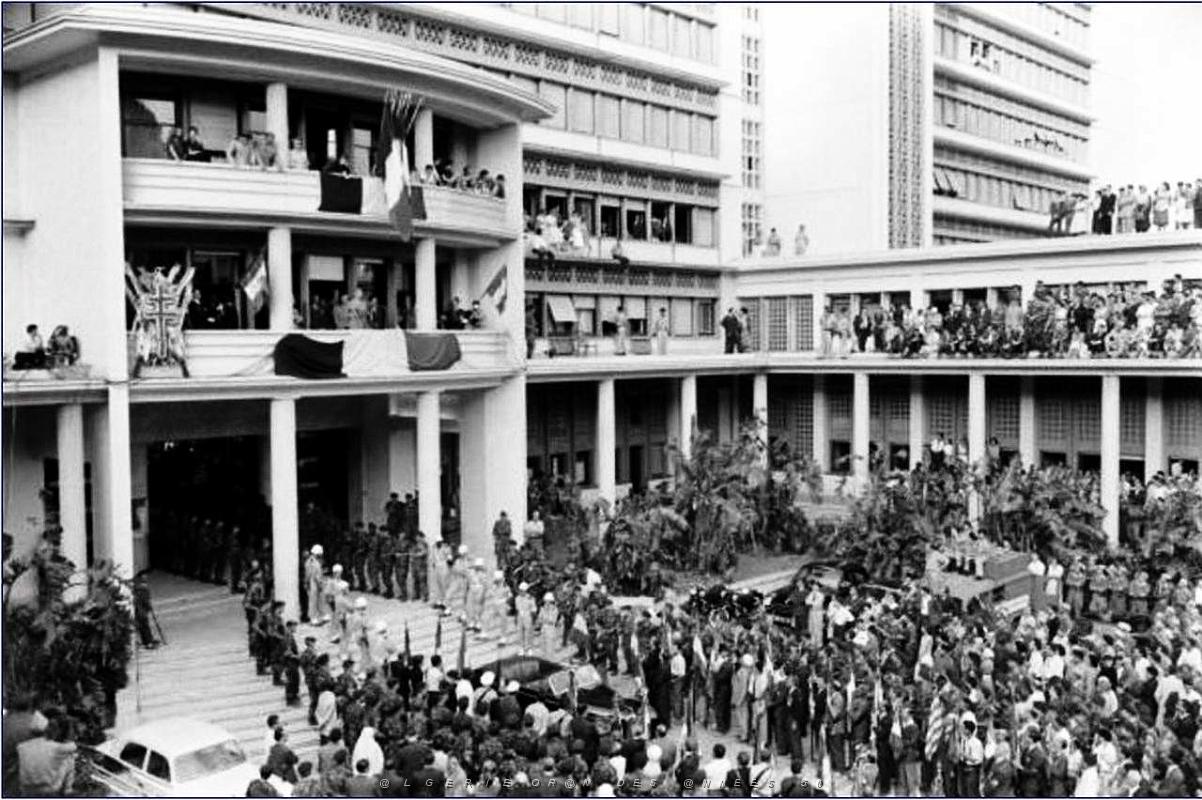 OPERATION TORCH xLife de Gaulle a Alger juin 58.JPG